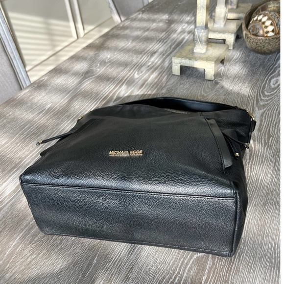 Michael Kors black leather hobo bag  #017 - Picture 9 of 9
